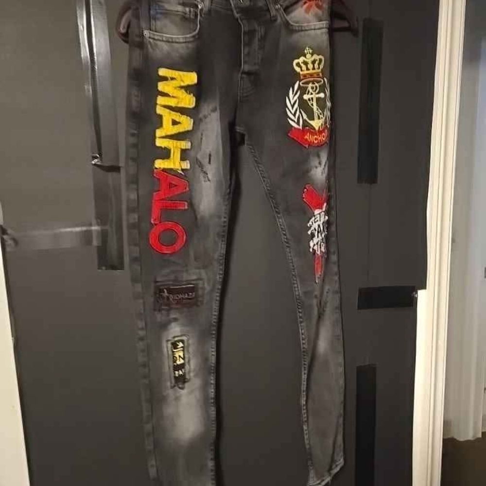 LAST Pair. Stylish Gray Jeans with Embroidered Patches